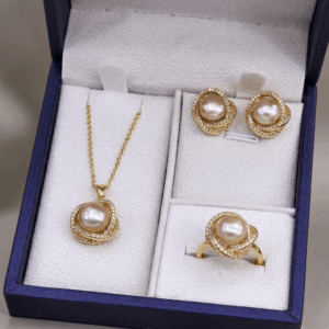Pearls Pendant